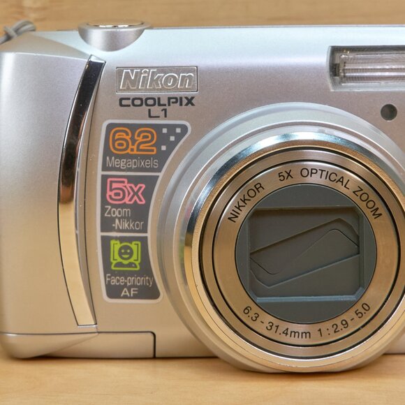 Nikon Coolpix L1 6.2MP Digital Camera, with 5x Optical Zoom - Picture 2 of 7